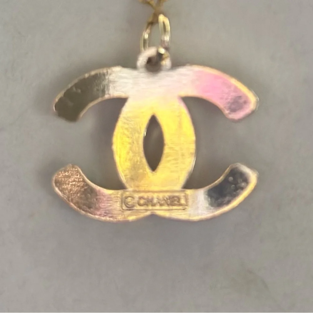 CHANEL CC AUTHENTIC & Stamped multi colored gems & pearls pendant/charm - EUC - - Picture 3 of 4